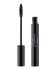 Glo Skin Beauty Mascara in schwarzer Tube mit geöffnetem Deckel und schmaler Bürste