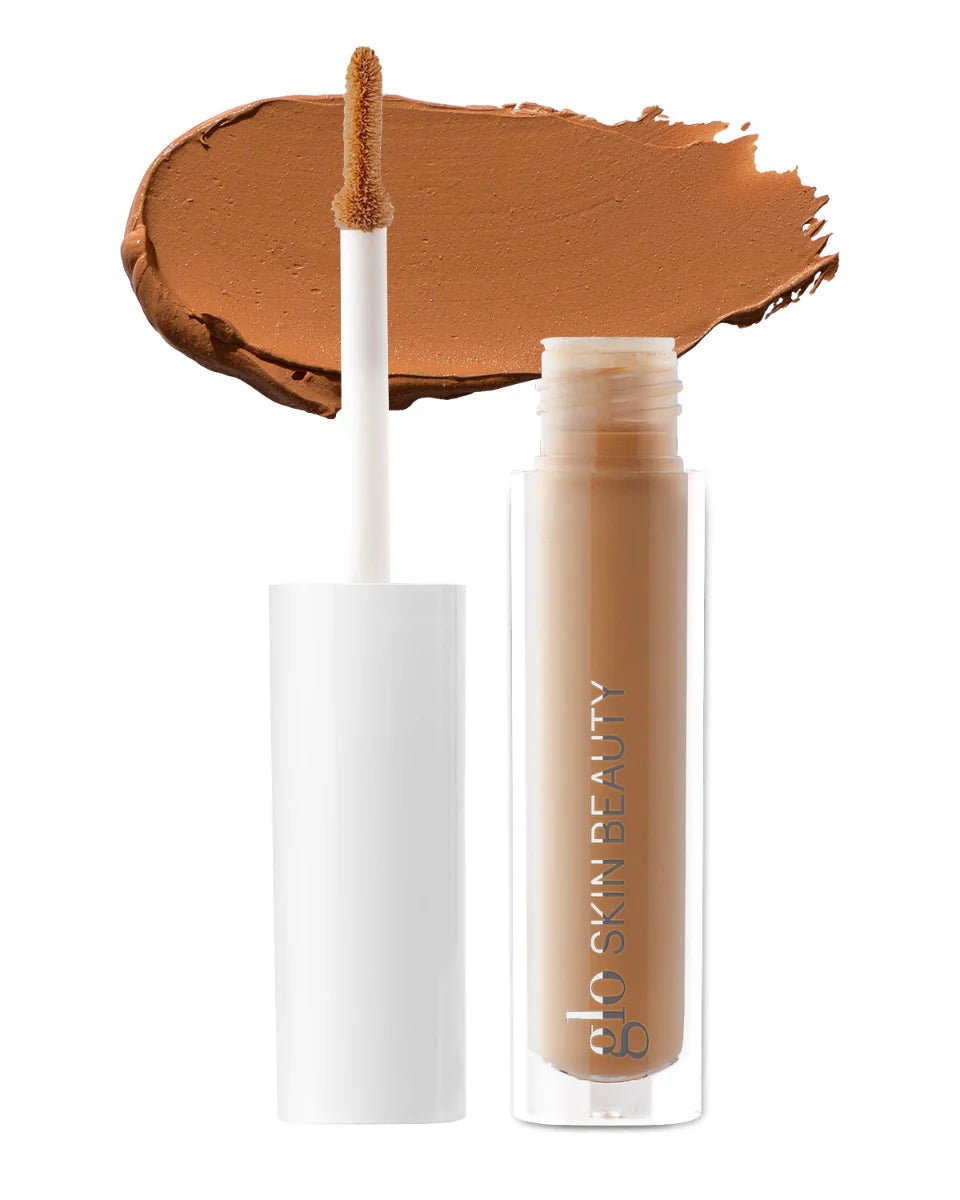 Concealer-Röhrchen mit Applikator und Swatch, beschriftet mit Glo Skin Beauty, Farbton Cashmere