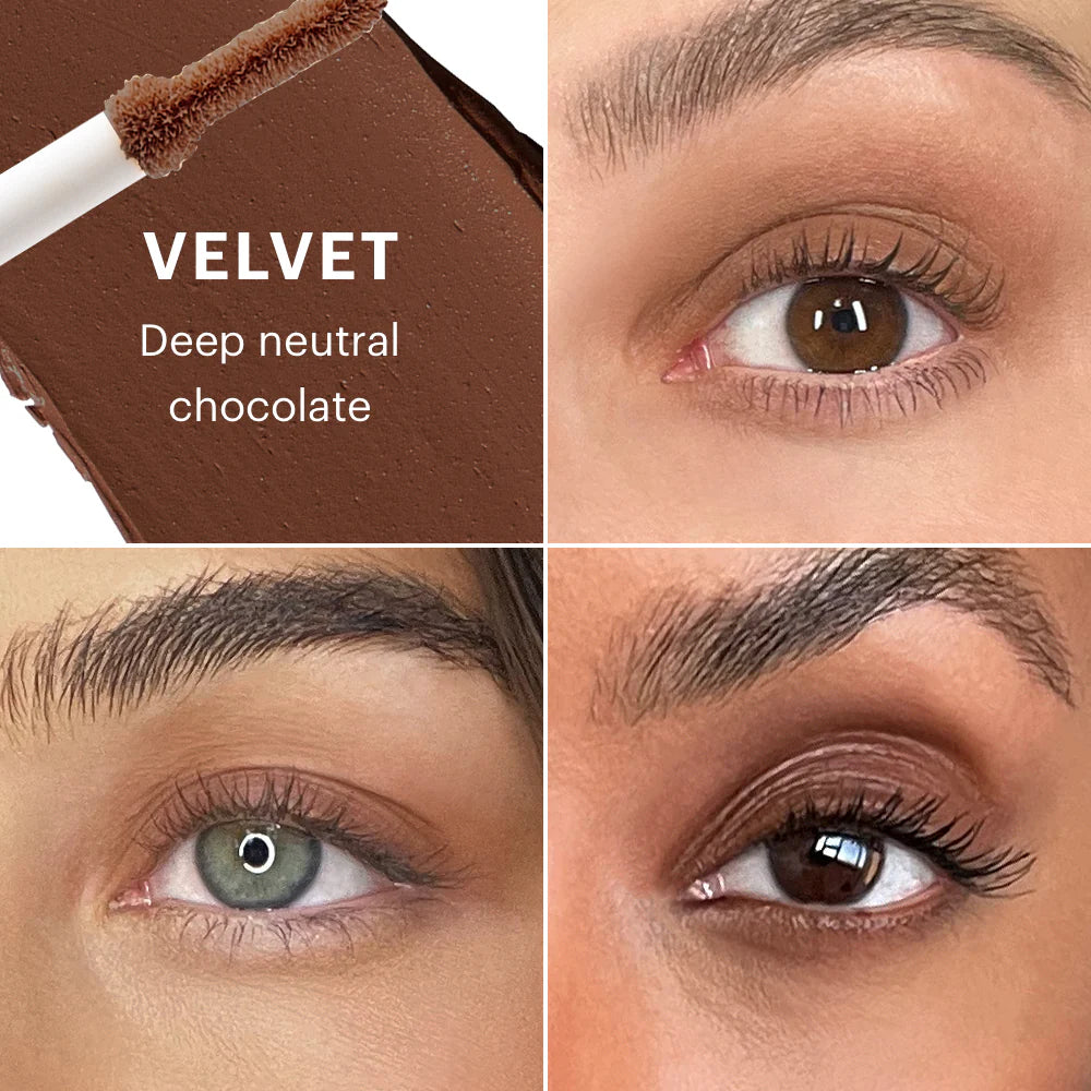 Concealer-Farbton-Swatch VELVET Deep neutral chocolate mit drei Nahaufnahmen der Augen, die das Produkt auf unterschiedlichen Hauttönen zeigen