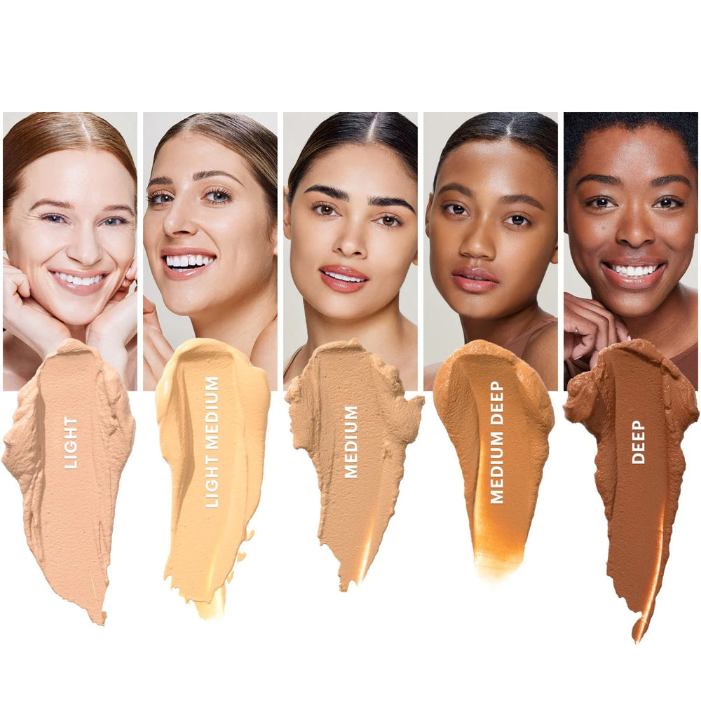 Fünf diverse Modelle über Foundation-Swatches, Farbton LIGHT, LIGHT MEDIUM, MEDIUM, MEDIUM DEEP, DEEP, Oil-Free Tinted Primer SPF 30 von Glo Skin Beauty