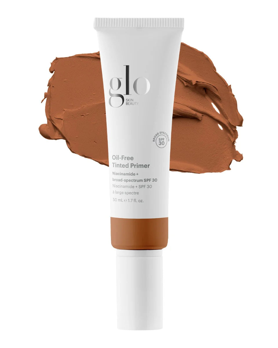 Oil-Free Tinted Primer SPF 30 mit Niacinamid, Farbton Deep, Tube mit Swatch von Glo Skin Beauty